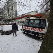 З вулиць Тернополя прибрали ще два покинуті автомобілі