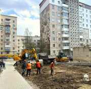 У Тернополі впорядковують двори та ремонтують дороги і тротуари