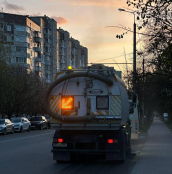 Вулиці Тернополя від піску і бруду прибирало п’ять одиниць техніки