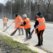 Дамбу Тернопільського ставу приводять до ладу після зимового періоду