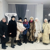 Родини Героїв та люди старшого віку отримали квитки на мюзикл «Мамине намисто» в Тернополі